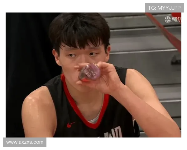 媒体人称杨瀚森在CBA锻炼出八块腹肌NBA教练建议他增加体重以适应比赛